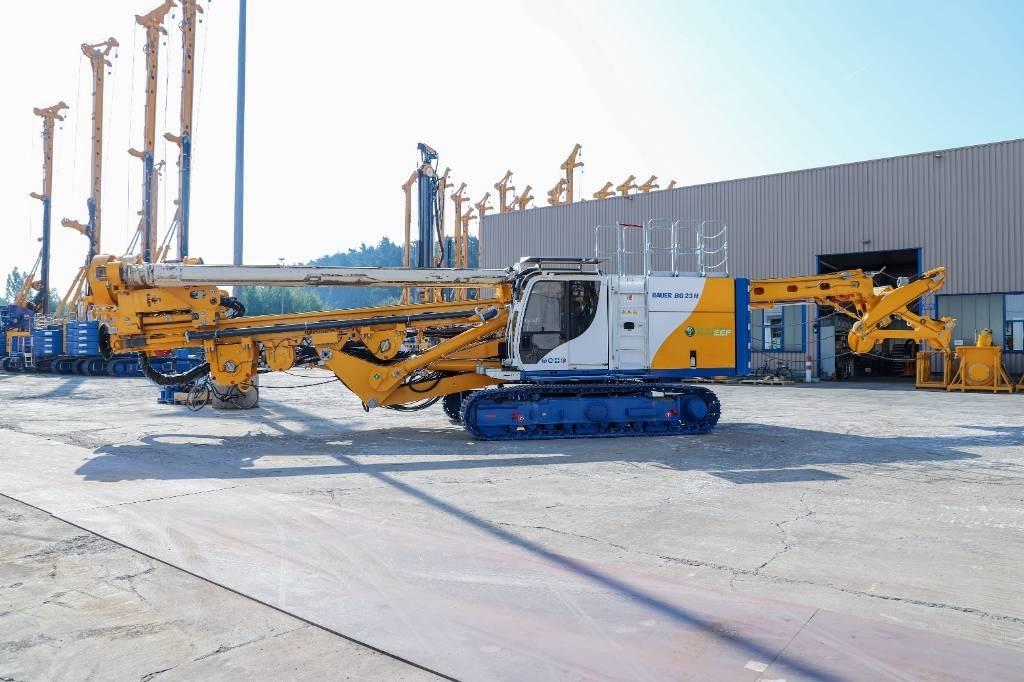 Bauer BG 23 H Compact Drilling rigs