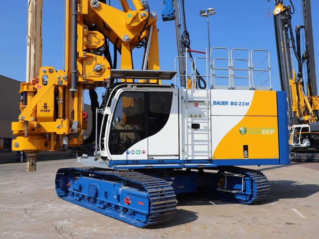 Bauer BG 23 H Compact Drilling rigs