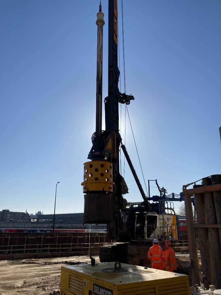 Bauer eBG 33 V - electric driven Drilling rigs