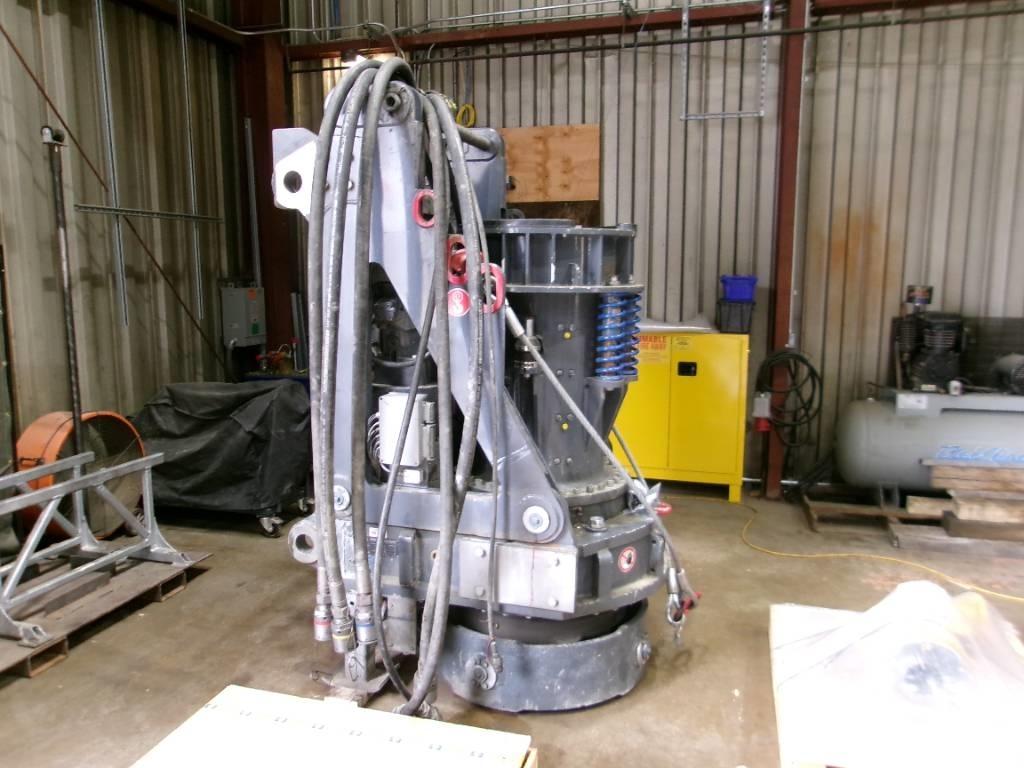Bauer BG 33 V Drilling rigs