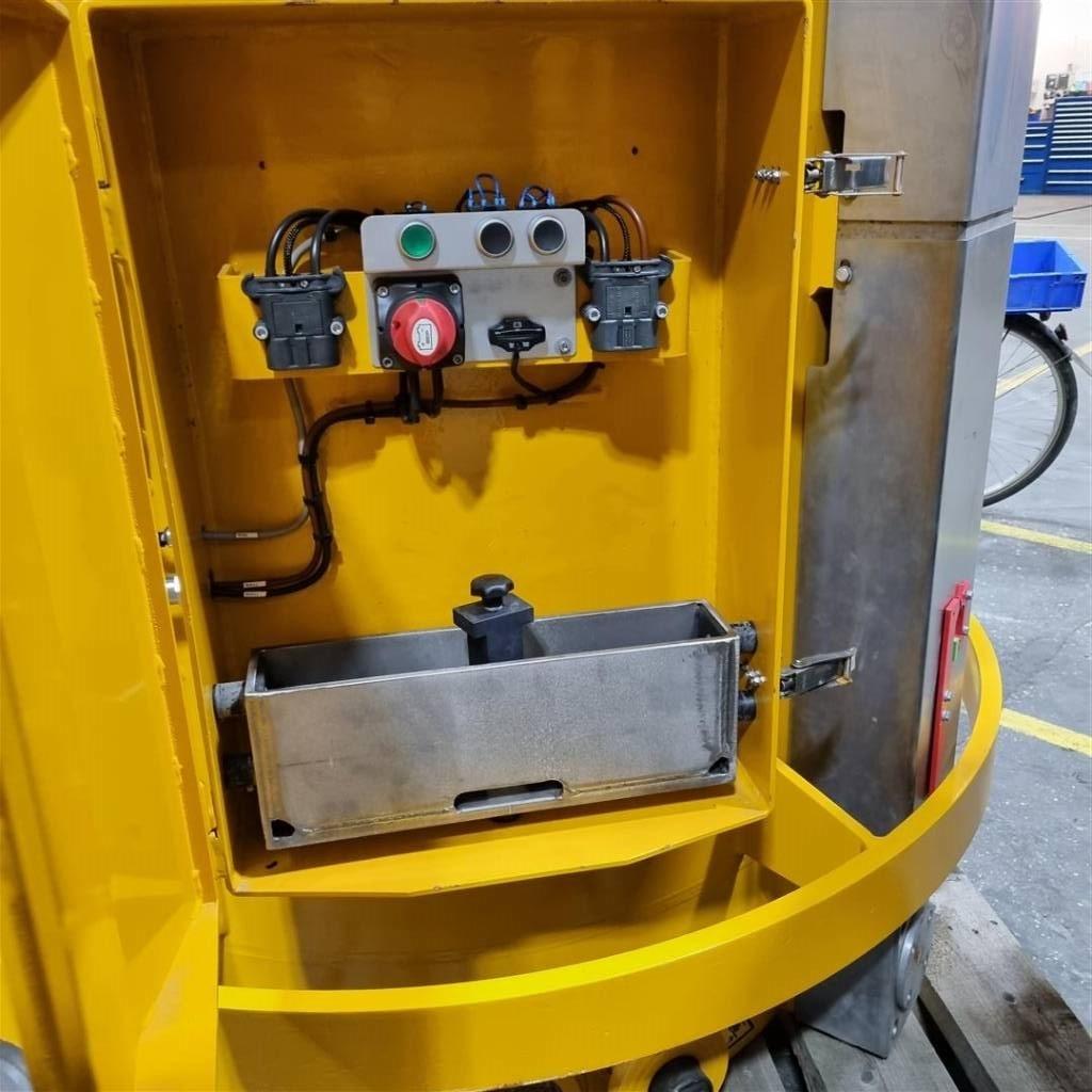 Bauer Automatik Drehteller/Casing drive adapter 1180 Drilling tools, Kelly bars