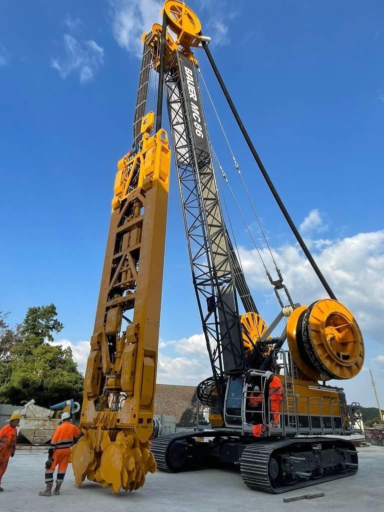 Bauer Seilbagger / Crane MC86 Duty-cycle cranes and Diaphragm Wall Equipment