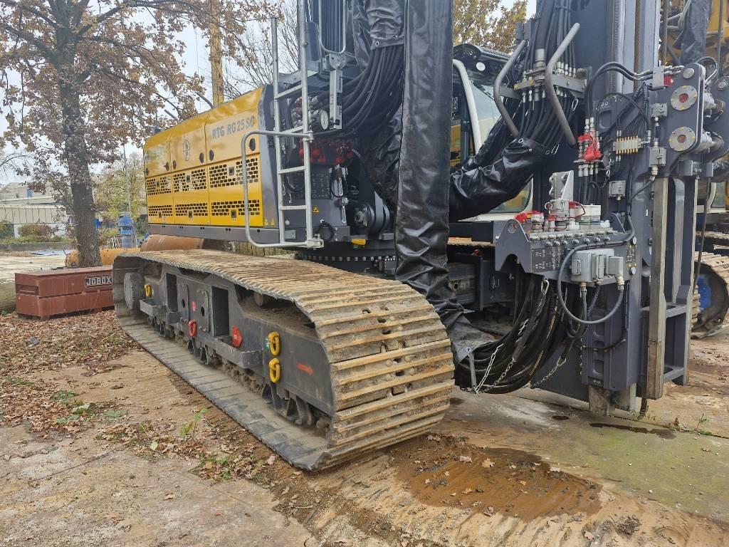 Bauer / RTG RG25-SC Piling rigs