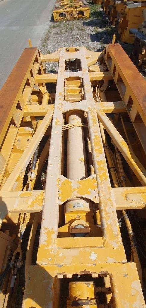 Bauer Hydraulikgreifer / Hydraulic Grab DHG/B Duty-cycle cranes and Diaphragm Wall Equipment