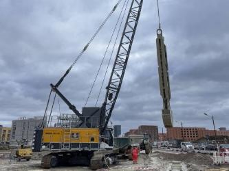 Bauer Seilbagger/Crane MC 76